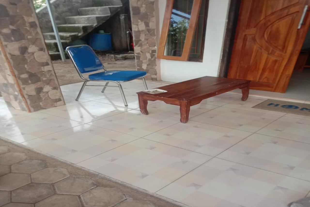 Express O 91722 Home Stay Dan Sewa Mobil Jhon'S Family Labuan Bajo Exterior foto