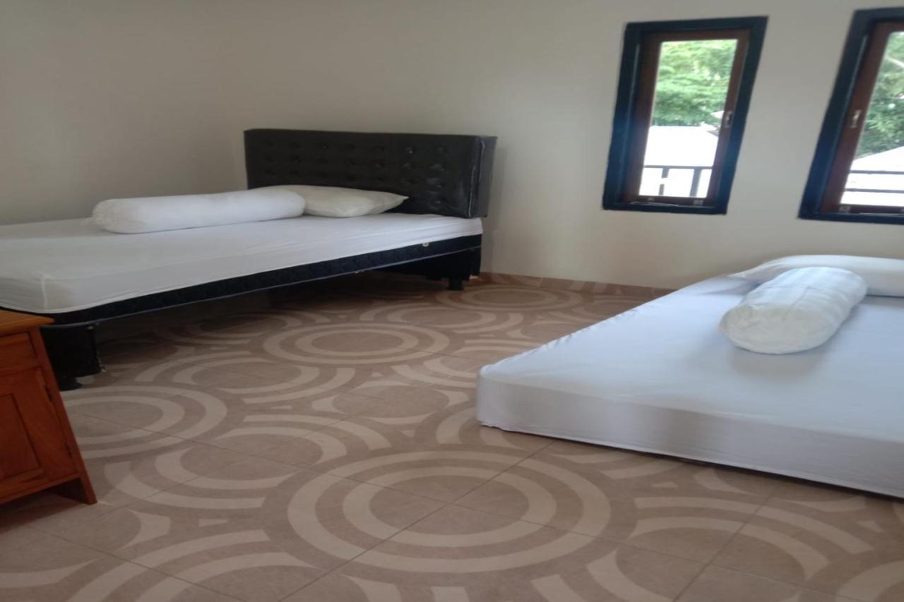 Express O 91722 Home Stay Dan Sewa Mobil Jhon'S Family Labuan Bajo Exterior foto